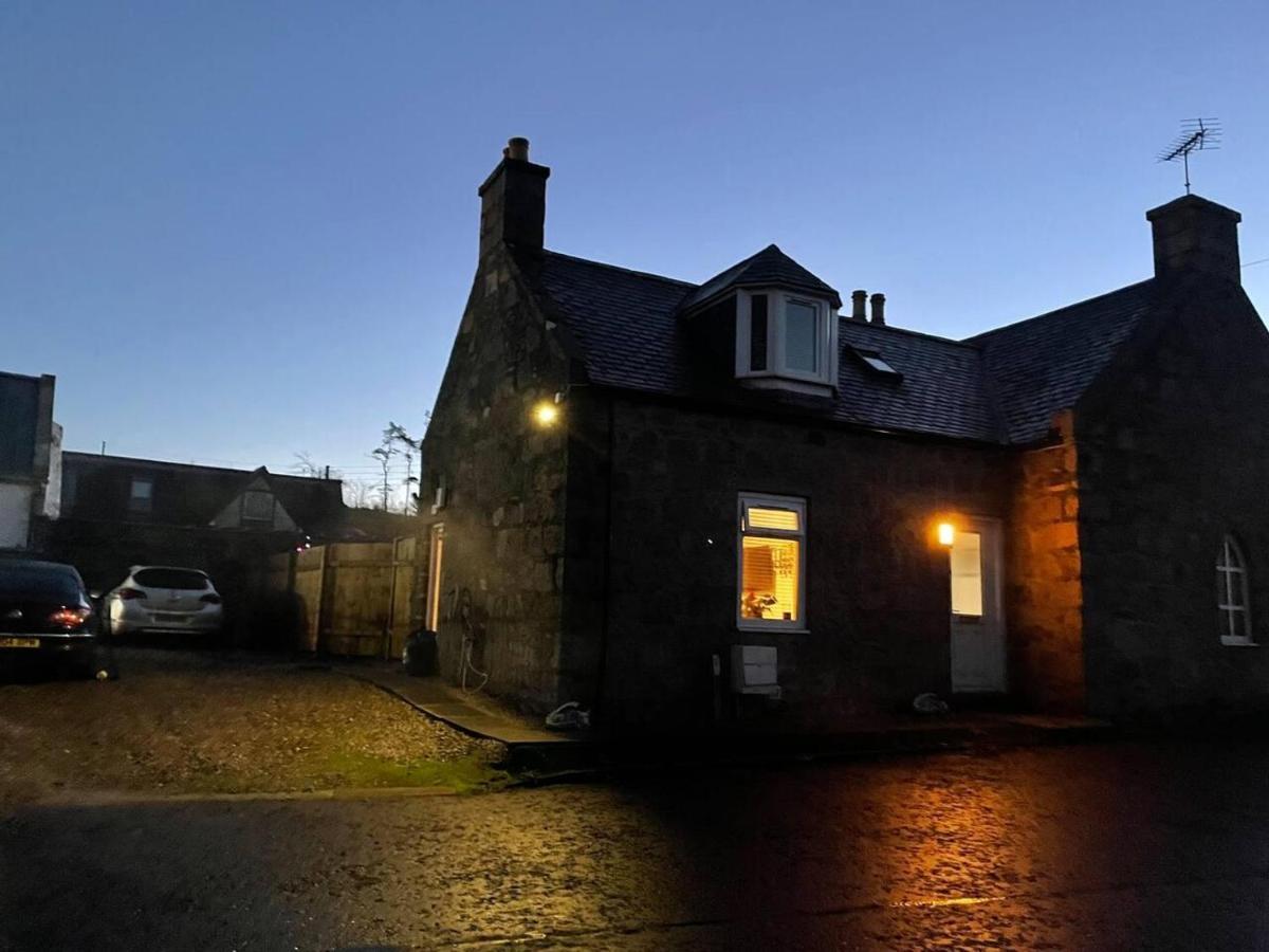 Rural Chapel Cottage Near Airport Bar & Hot Tub Aberdeen Buitenkant foto